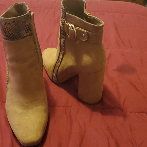 Tan booties - Picture 6 of 7